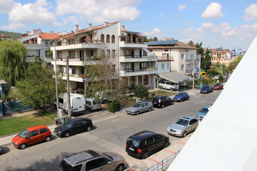 Straßenseite vom Hotel AluaSun Helios Beach