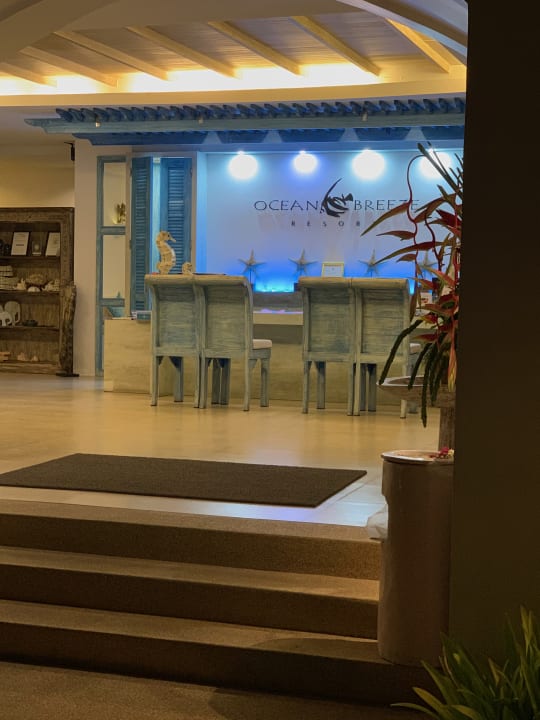 Außenansicht Ocean Breeze Resort