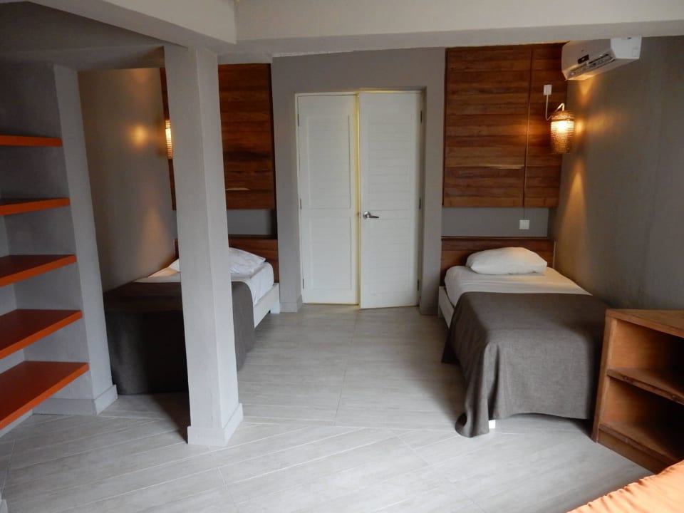 "Kinderzimmer" Friday Attitude