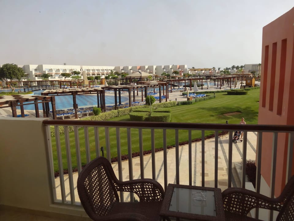 Blick vom Balkon, Zimmer 530 SUNRISE Crystal Bay - TUI BLUE