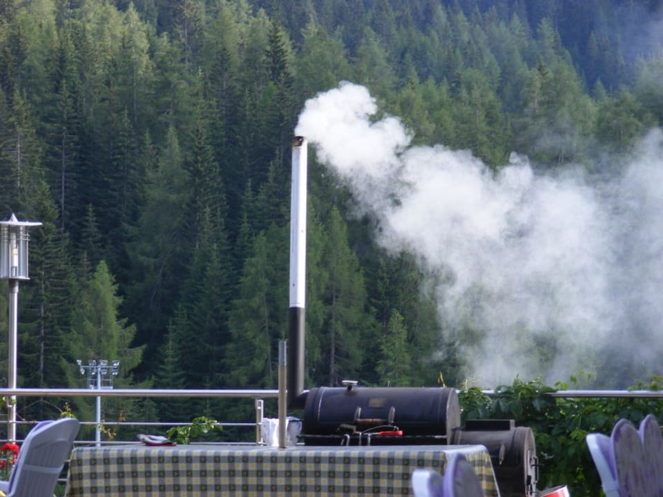 Grillen auf der Terrasse Hotel Mayr