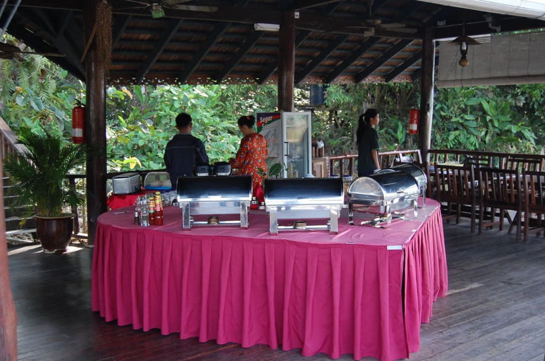 Buffet Hotel Sukau Rainforest Lodge
