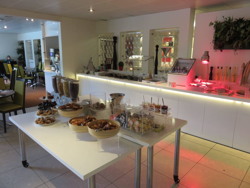 Frühstücksbüffet Hotel Novotel Avignon Nord