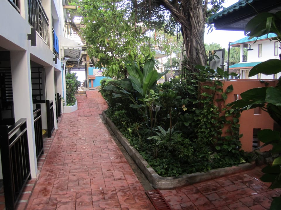 Weg zum Strand Hotel Patong Bay Garden