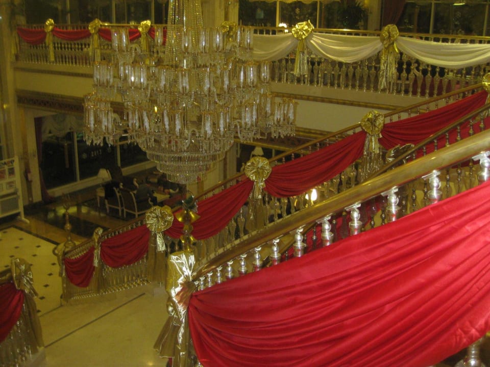 Zu Silvester rote Deko Diamond Excellence Resort & Spa