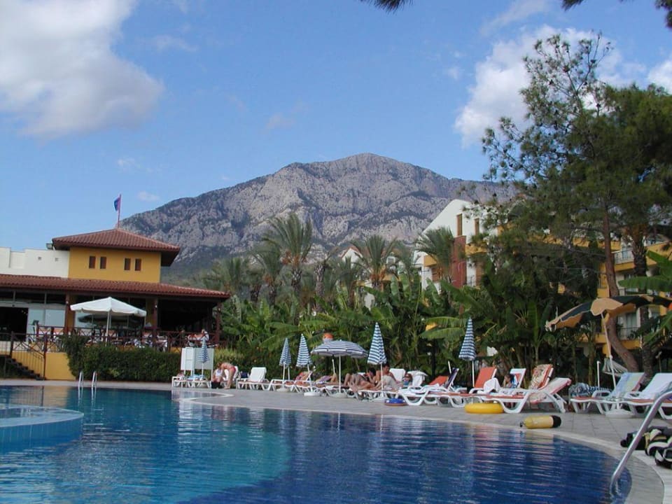 Blick in Richtung Haupthaus Crystal Aura