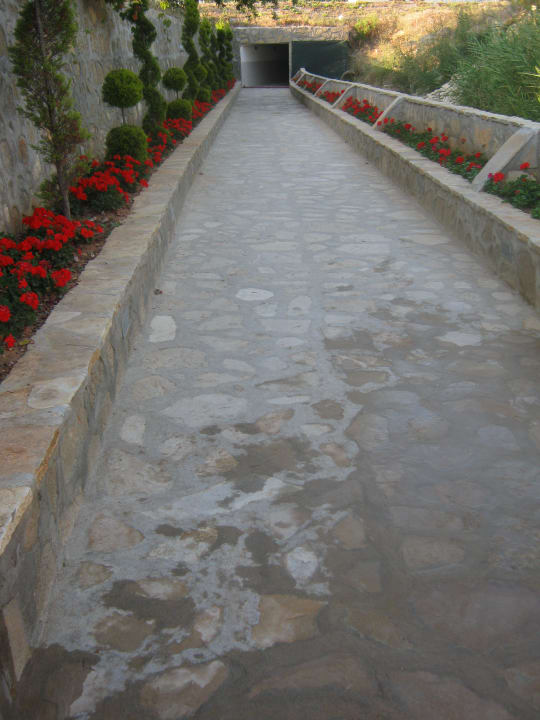 Переход и дорога к морю Hotel Alara Kum