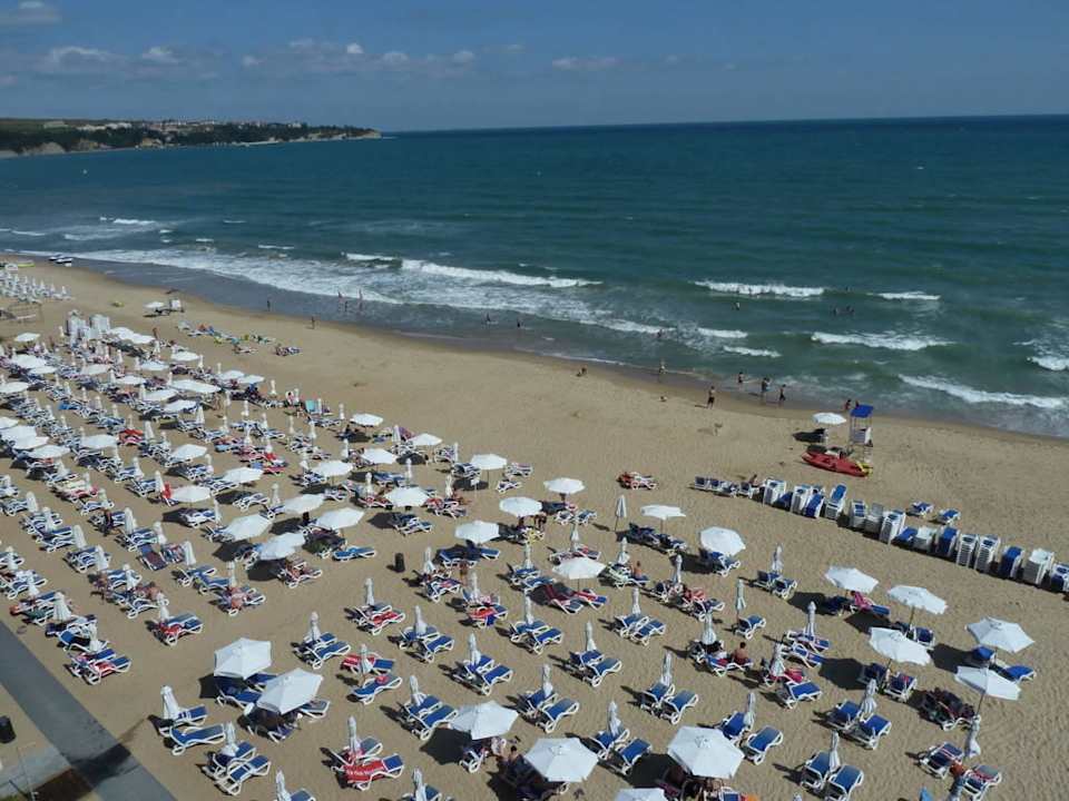 Blick auf Hotelstrand Sol Luna Bay