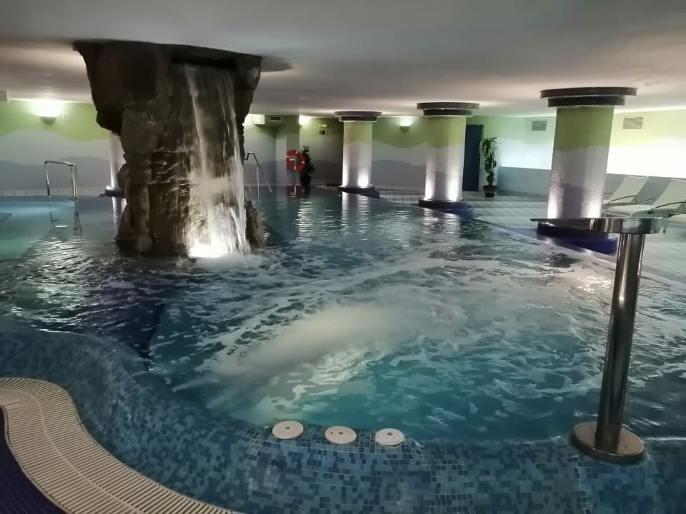 Pool Bull Escorial & Spa