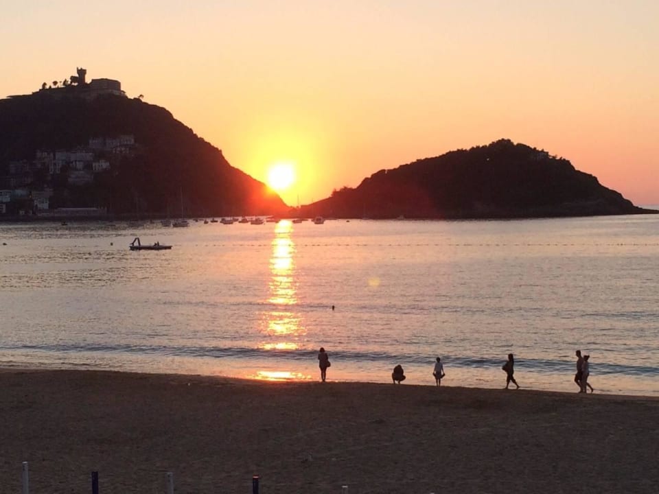 Sonnenuntergang inklusive Hotel Niza