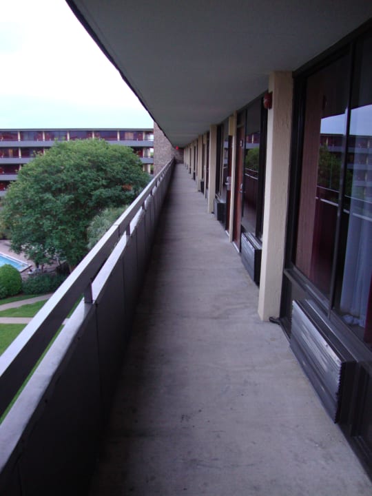 Zugang zu den Zimmern Rosen Inn International