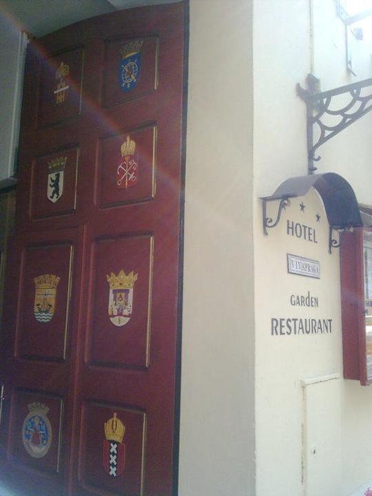 Вход в отель Hotel Salvador