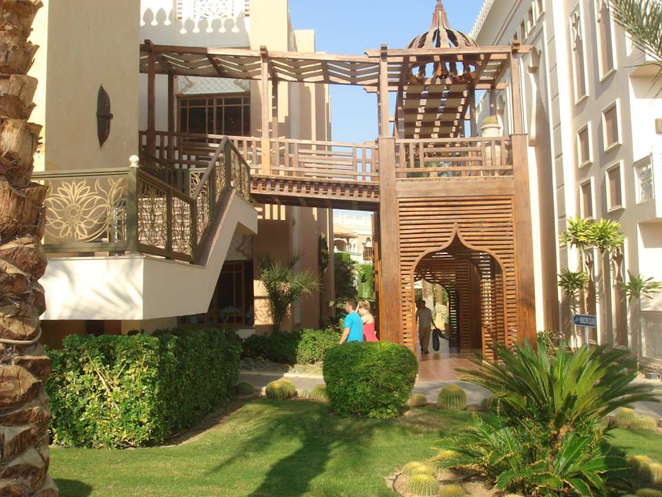 Территория отеля Pickalbatros Palace Resort