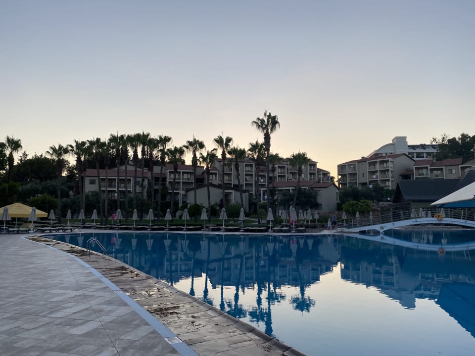 Pool Arum Barut Collection