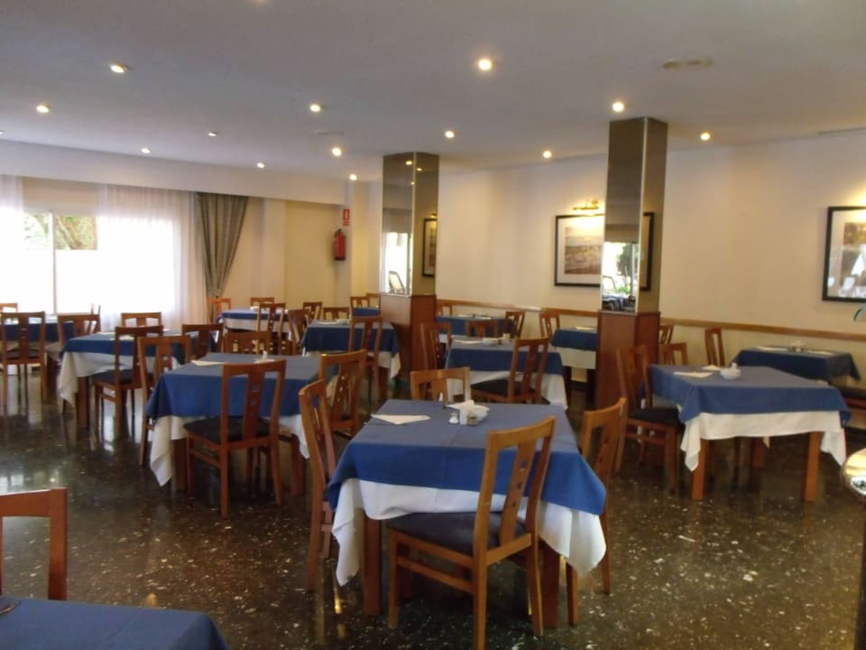Restaurant innen Roc Oberoy