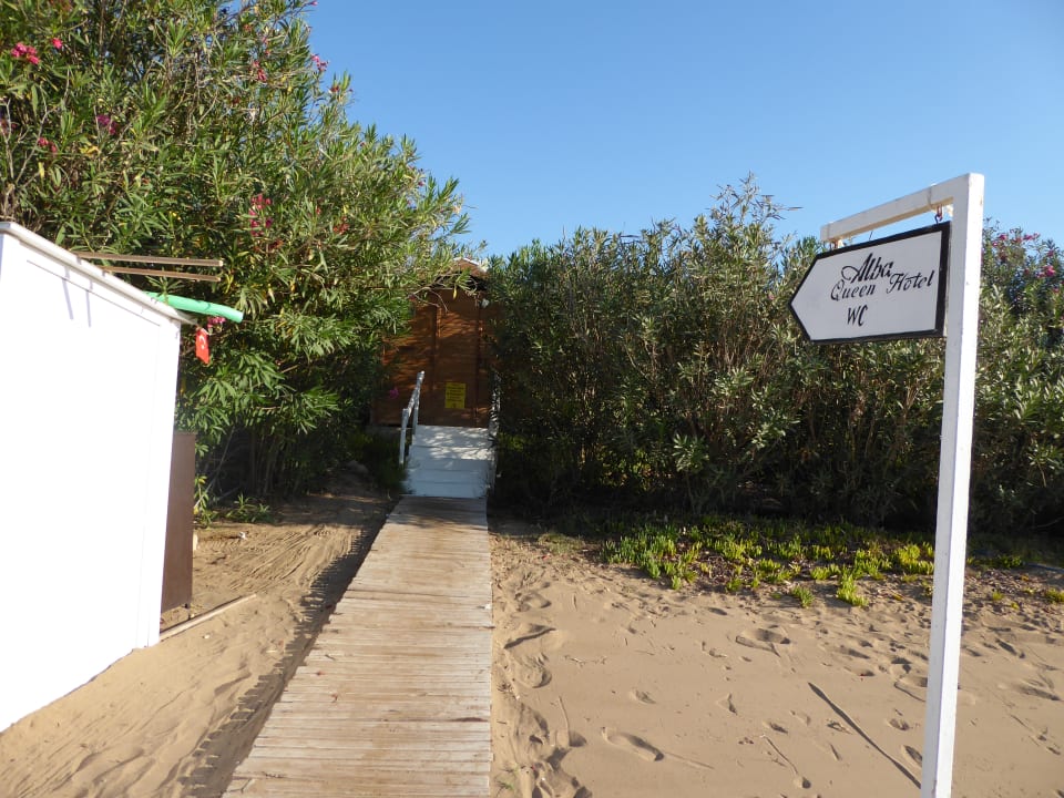 Strand Alba Queen Hotel