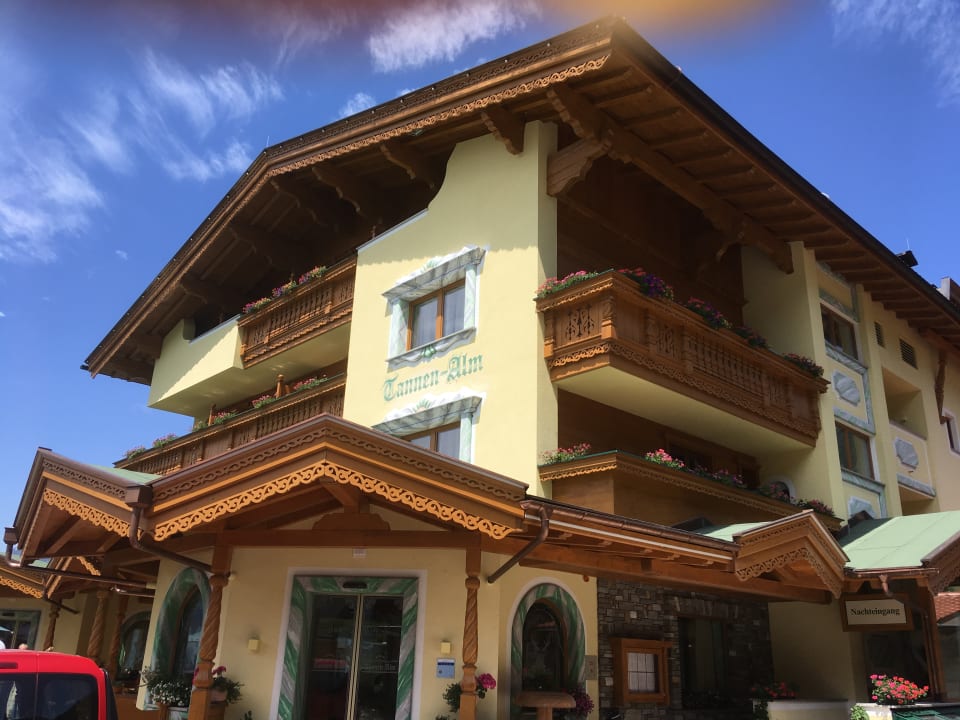 Außenansicht Alpengasthof Tannenalm