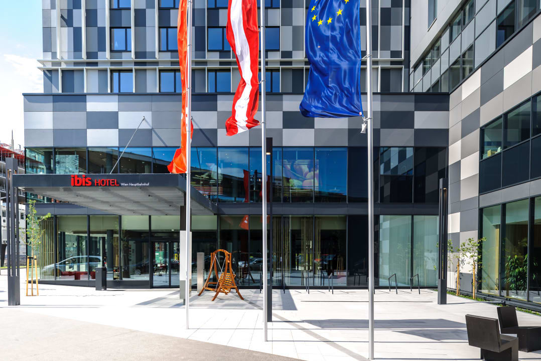Außenansicht ibis Wien Hauptbahnhof