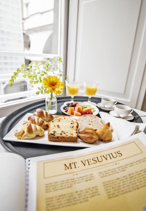 Gastro Caruso Place Boutique and Wellness Suite