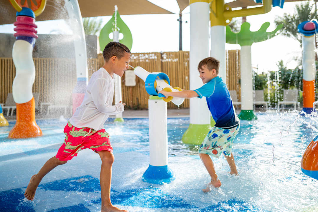 Pool Centara Mirage Beach Resort Dubai - A World of Family Fun
