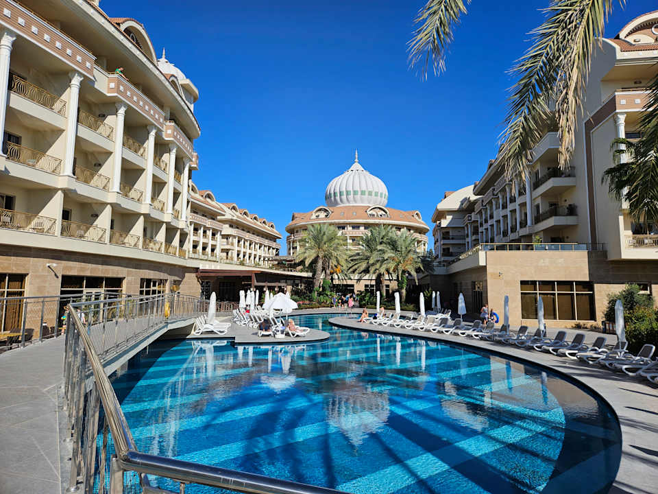 Außenansicht Kirman Belazur Resort & Spa