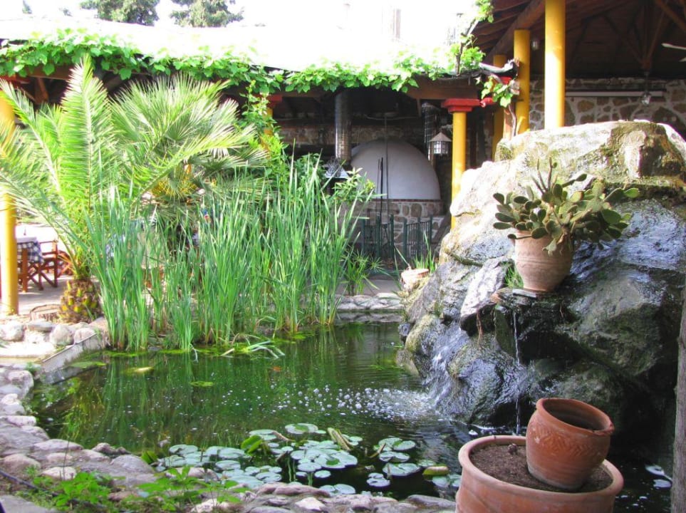 kleiner Teich Hotel Geranion Village