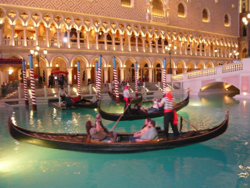 Gondelfahrt im Venetian bei Nacht The Venetian Resort & Casino