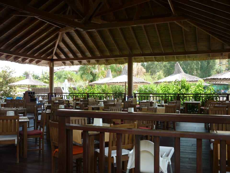 Amazon Waterworld Club Grand Side