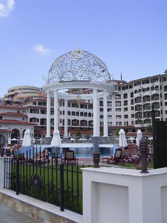 RIU Helena Sands Helena Sands