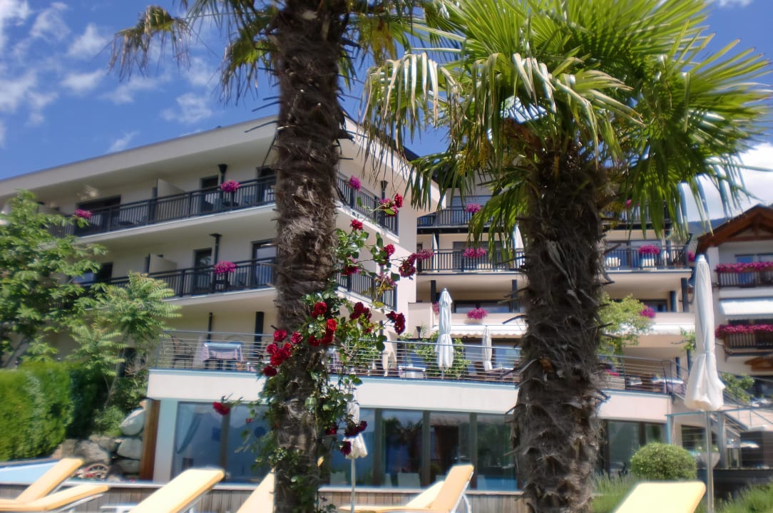 Sicht vom Garten auf das Hotel SOLEA Südtirol