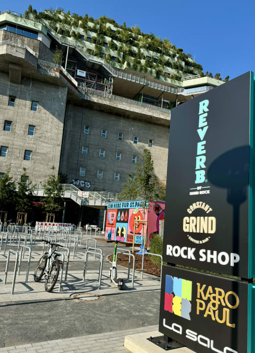 Außenansicht REVERB by Hard Rock Hamburg