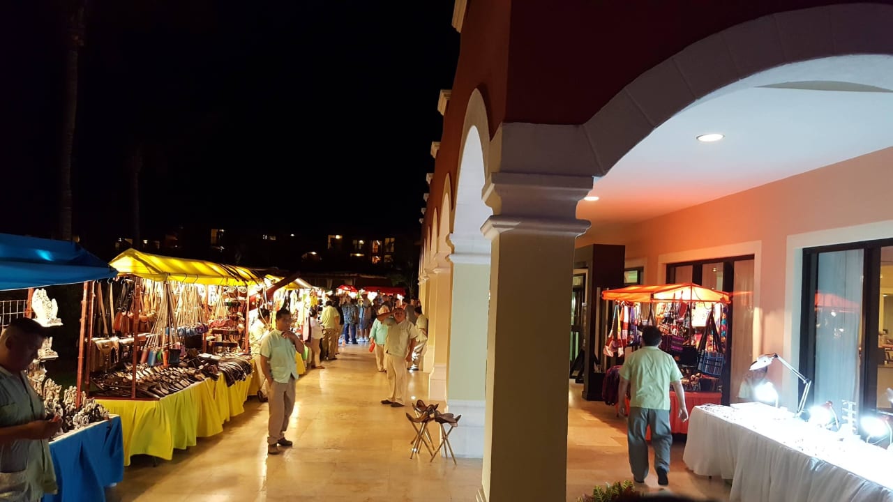 Basar-Event im Hotel Ocean Coral & Turquesa by H10