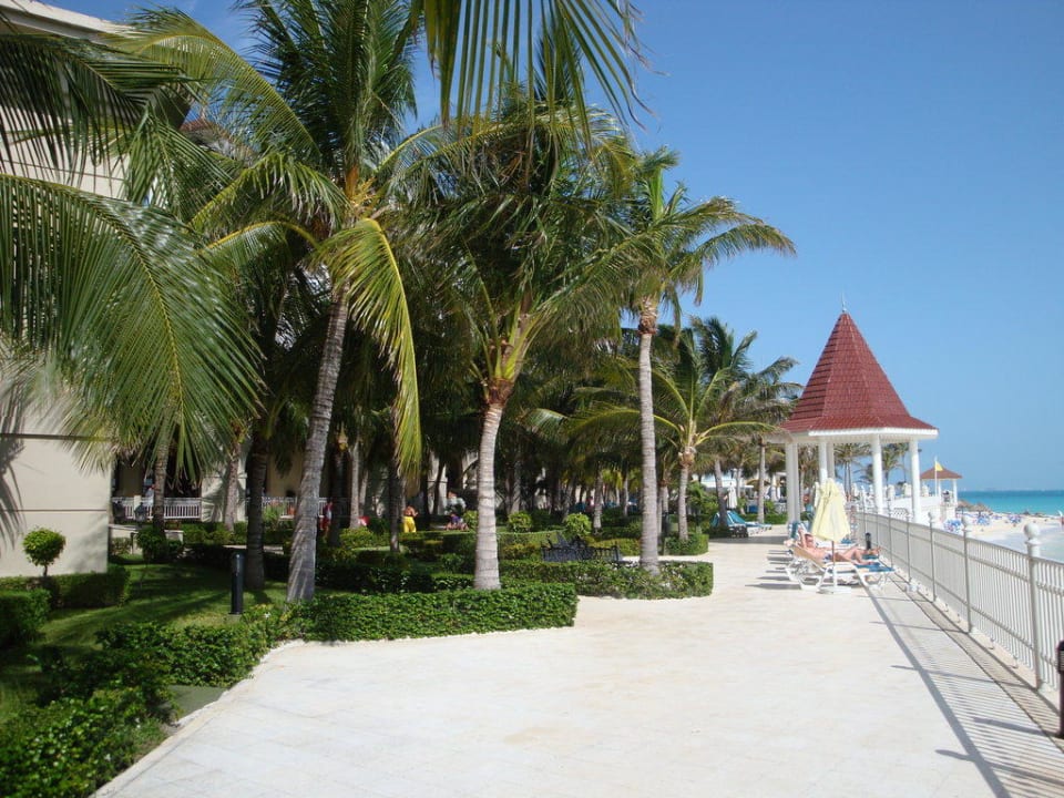 Sehr schöne Gartenanlage Hotel Riu Cancun