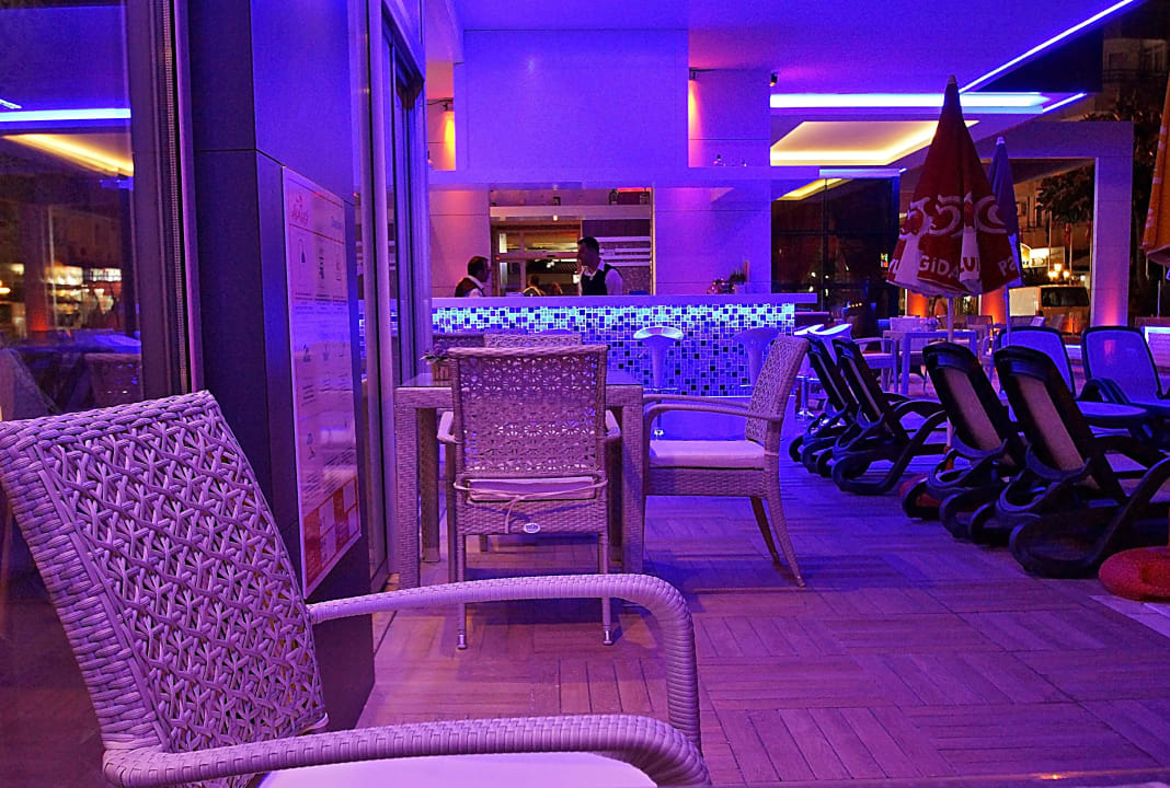 Blick zur Bar Hatipoglu Beach Hotel