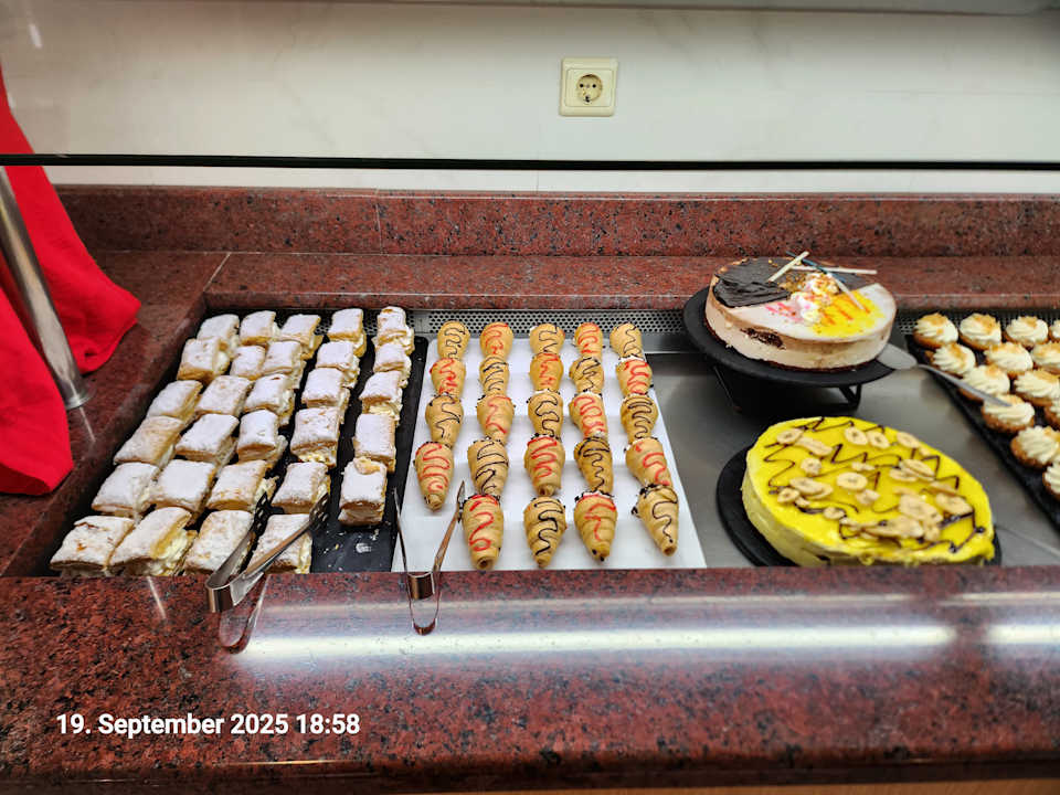 Gastro Grand Blue Beach Hotel