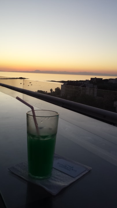 Gastro Laguna Beach Alya Resort & Spa Hotel