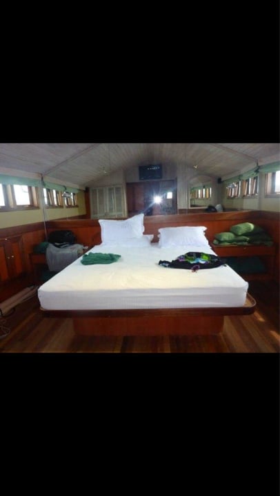 Dhoni Zimmer Safari Island Maldives