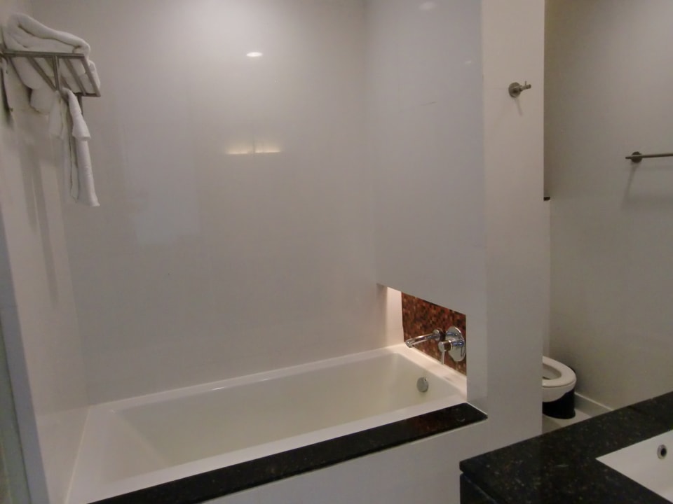 Badezimmer, Badewanne Chatrium Hotel Riverside Bangkok