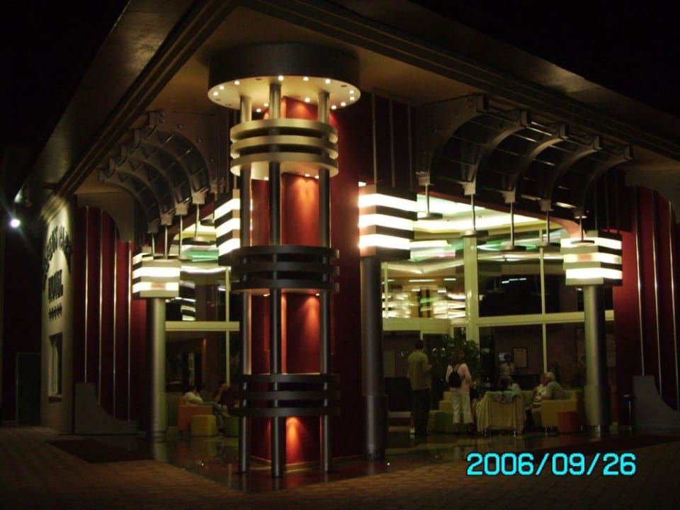 Der schöne Eingang vom Orfeus Hotel Hotel Orfeus Park