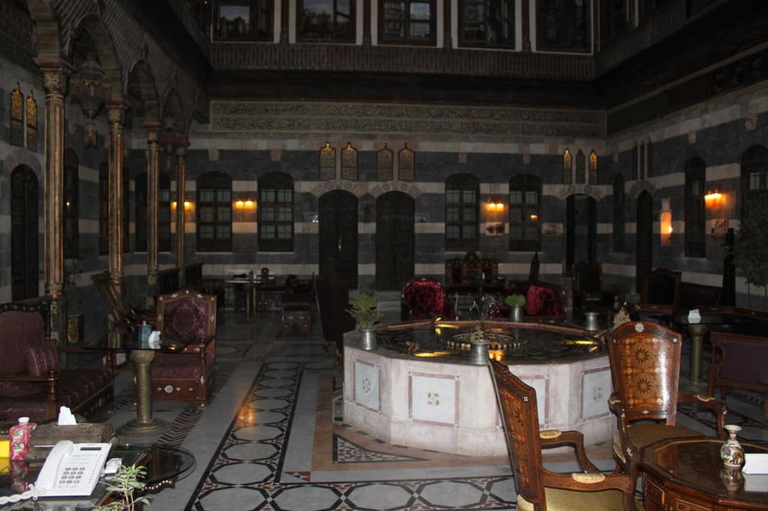 Courtyard Beit Zaman Hotel