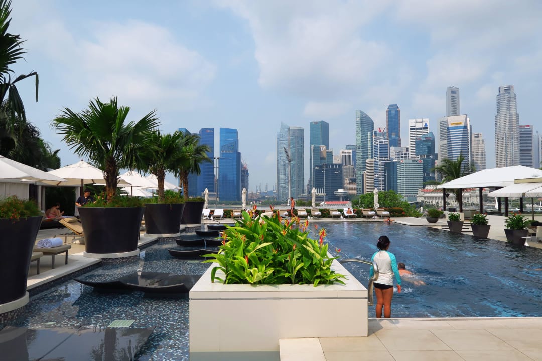 Die tolle Poolanlage Hotel Mandarin Oriental Singapore