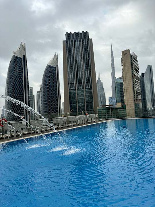 Pool Gevora Hotel