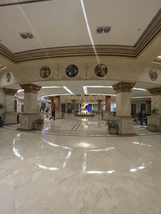 Lobby Hotel Titanic Palace