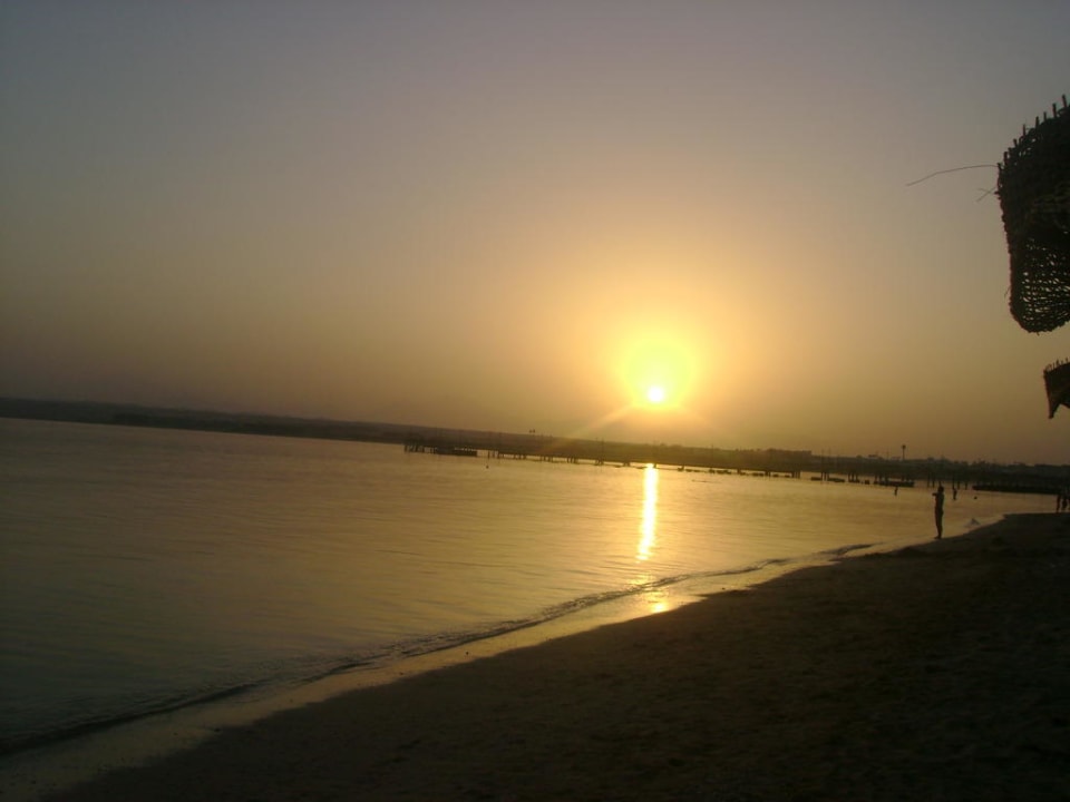 Закат Pyramisa Beach Resort Sahl Hasheesh