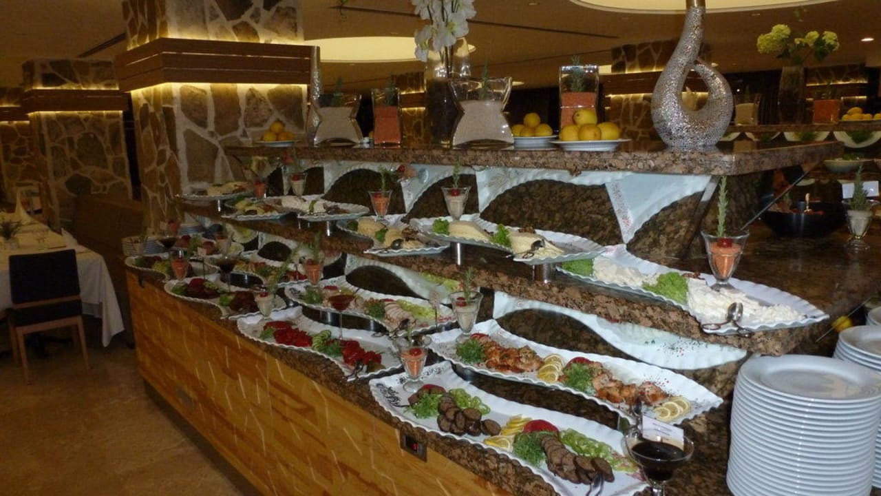 Abendbuffet Senico Hauptrestaurant TUI BLUE Seno - Adults Only