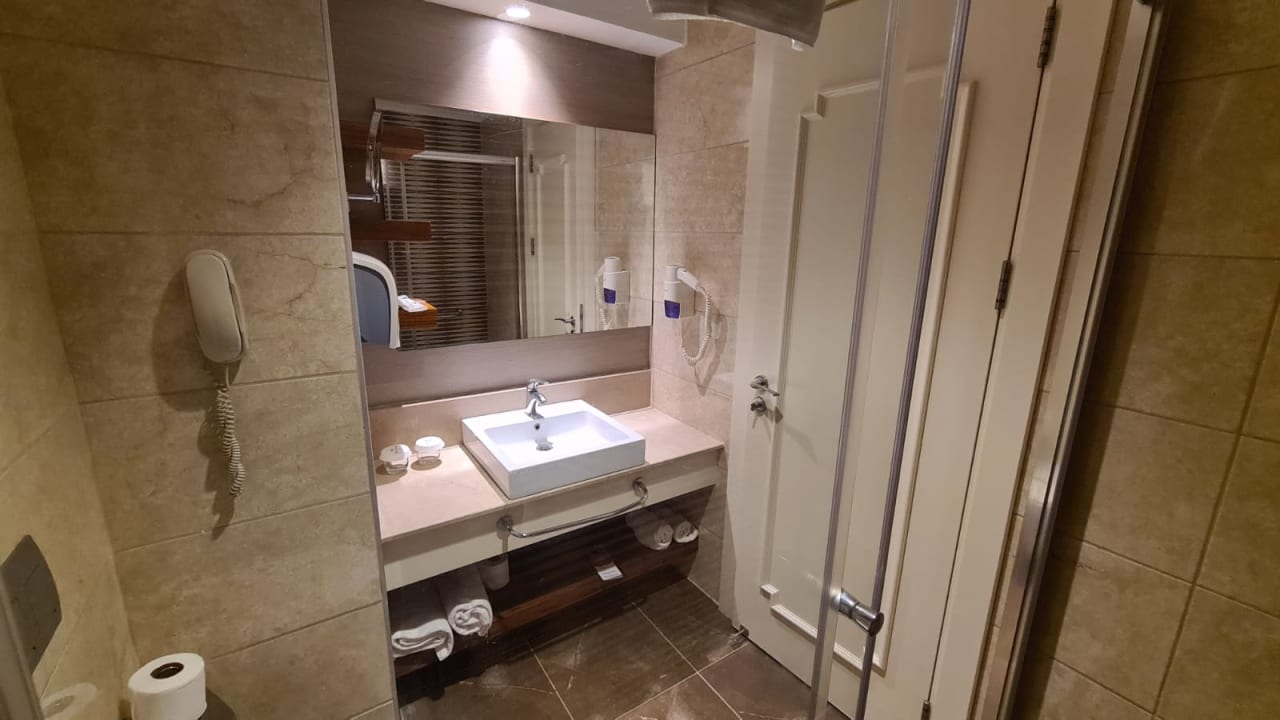 Zimmer Well Palace Side