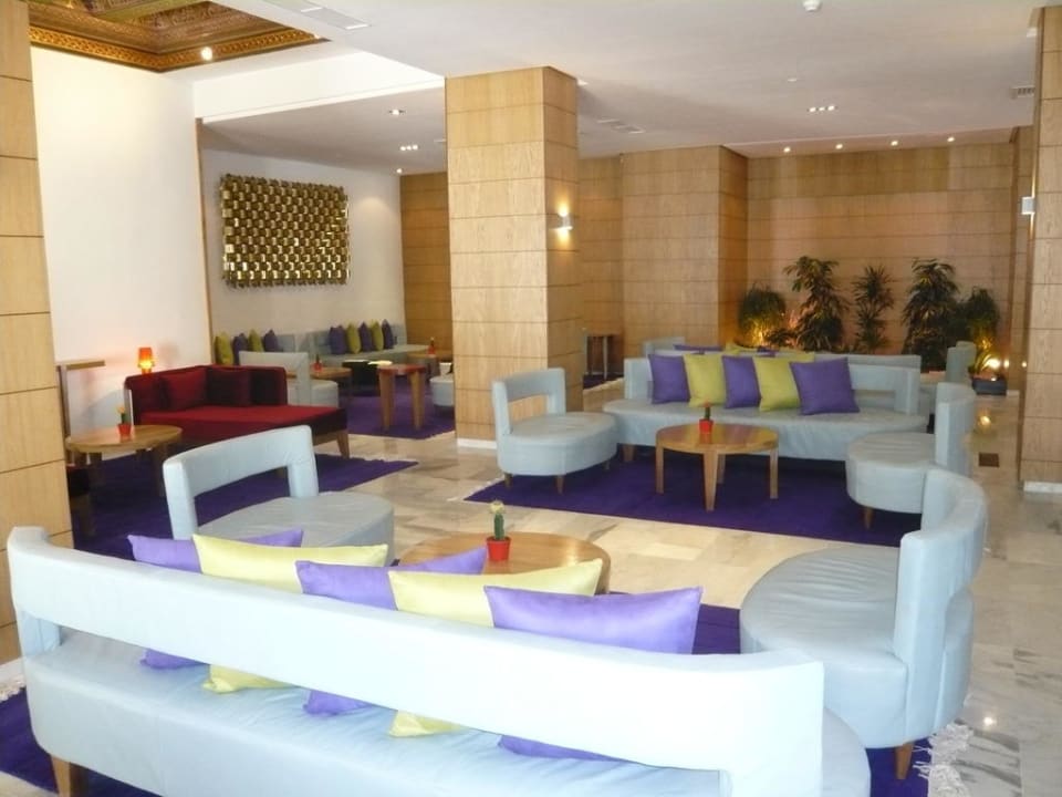 Sitzmöglichkeit in der Lobby The Orangers Beach Resort and Bungalows