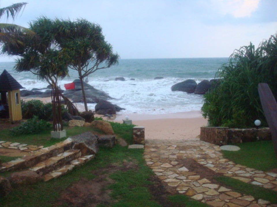 Blick vom Schwesterhotel Shakti Villa  Hotel Sri Lanka Ayurveda Garden & Shakti Villa
