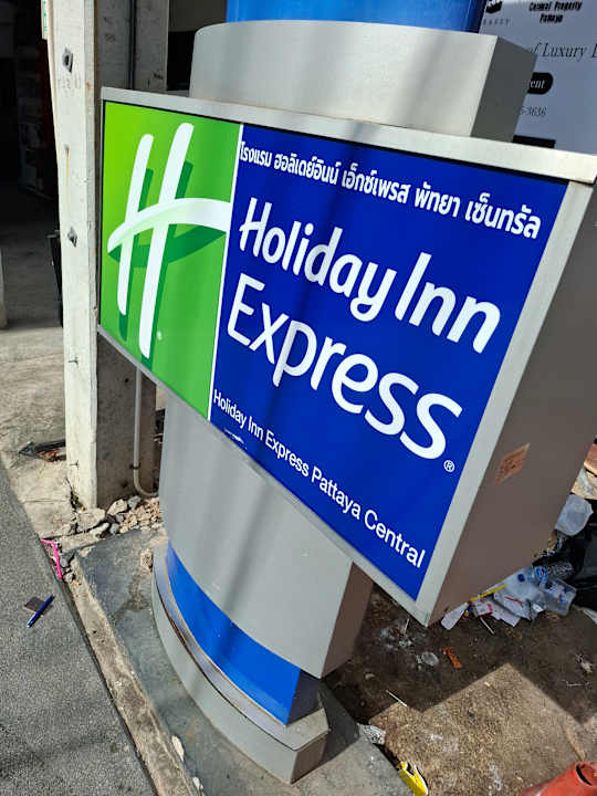 Außenansicht Holiday Inn Express Pattaya Central