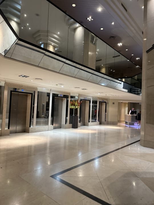 Lobby The Tower - A Guoman Hotel